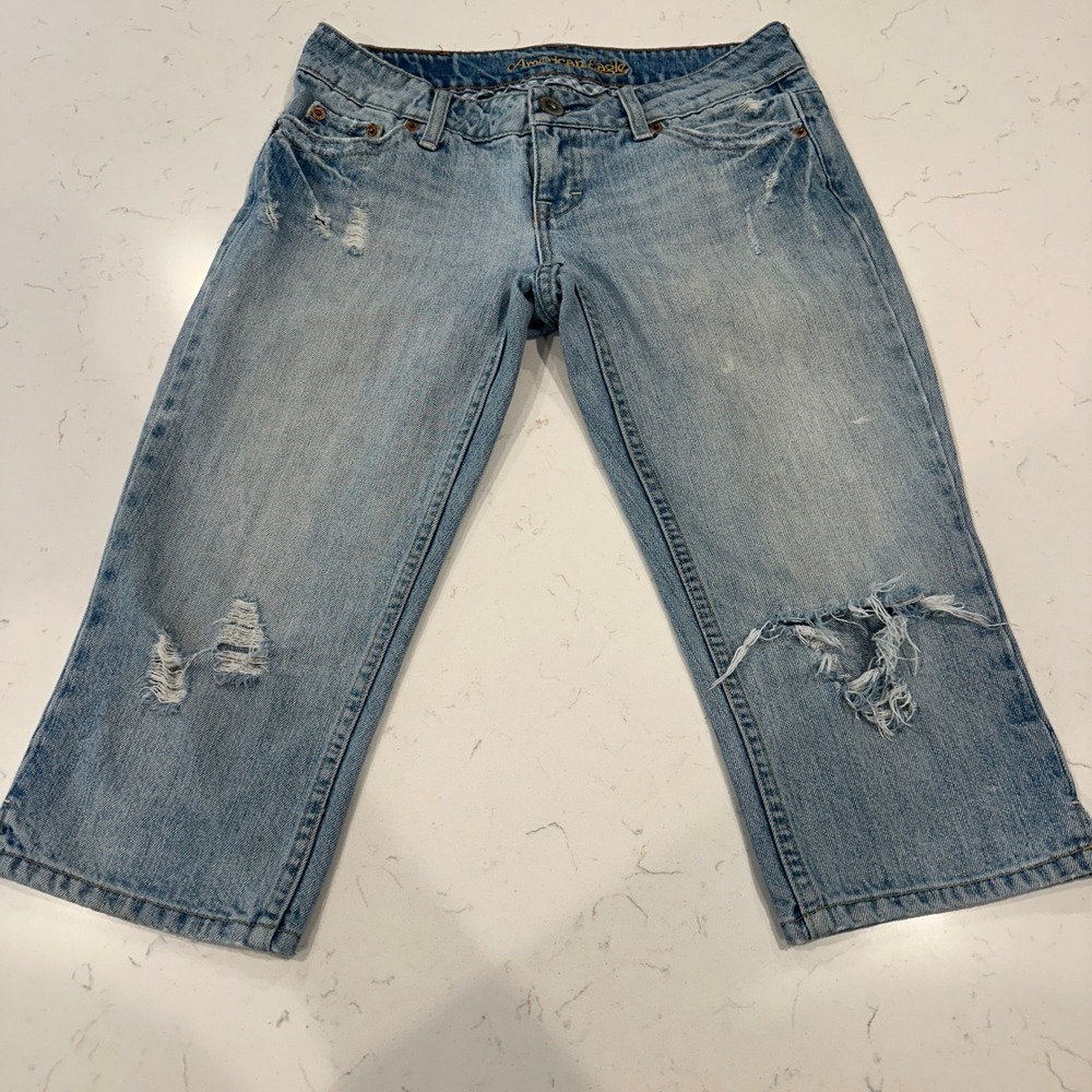 American Eagle Artist Cropped Distressed Jeans Light Wash Low Rise Size 4 Reg